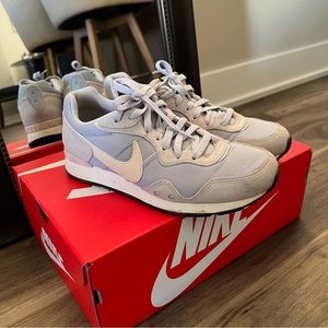 NIKE 2020 Women’s Venture Runner 'Ghost' 8.5 Periwinkle